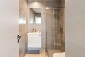 Bathroom - Yamas Urban Living Olympia Suites (Limassol)