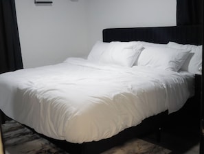 1 bedroom, desk, free WiFi, bed sheets