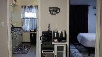 1 bedroom, desk, free WiFi, bed sheets