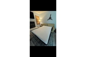 4 bedrooms, iron/ironing board, WiFi