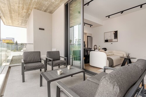 Yamas Urban Living Sequoia Residence