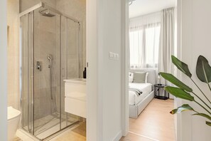 Διαμέρισμα, 2 Υπνοδωμάτια, Μη Καπνιστών, Μπαλκόνι | Μπάνιο | Ντουζιέρα, δωρεάν προϊόντα προσωπικής περιποίησης, πιστολάκι μαλλιών