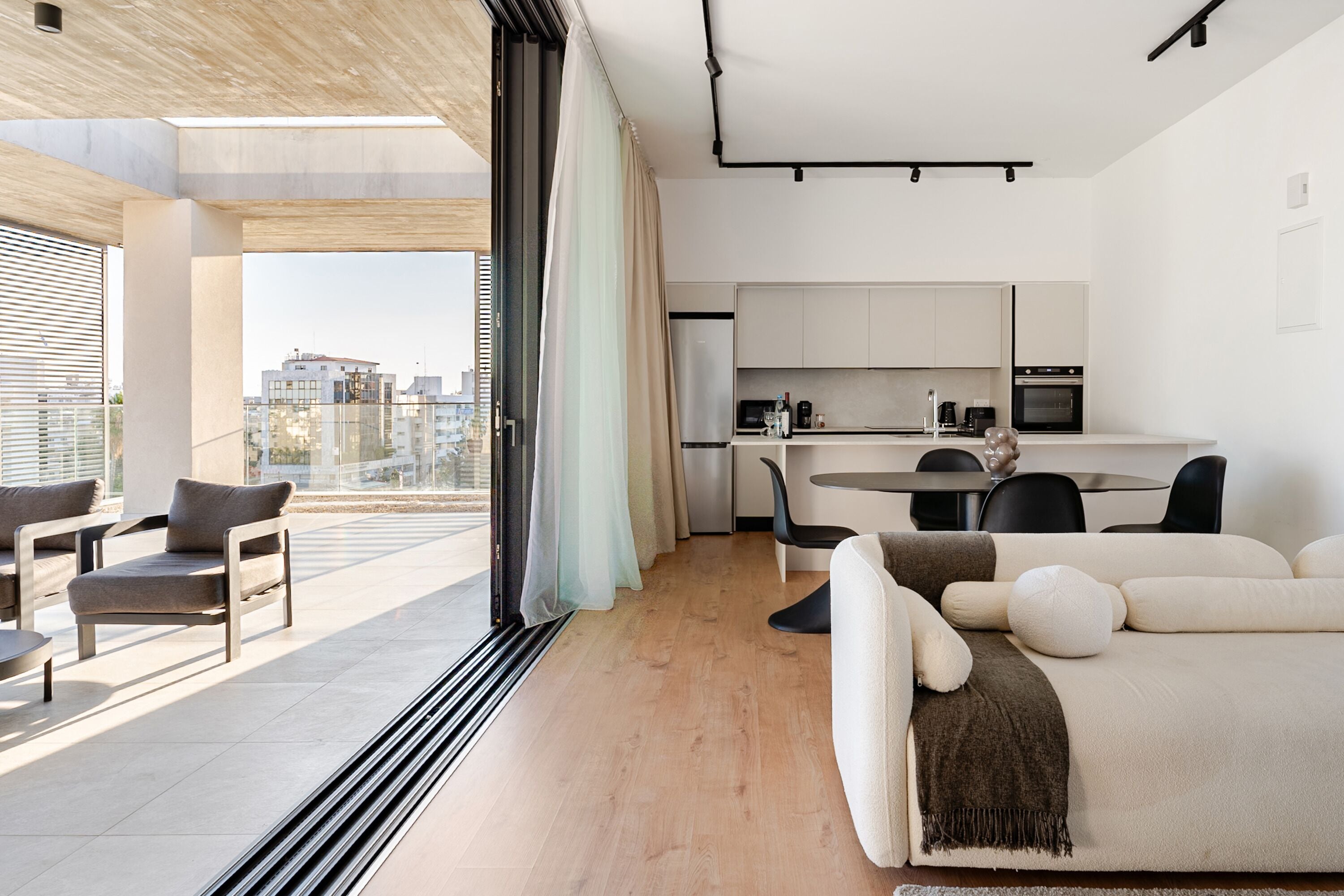 Ático Deluxe, 3 habitaciones, balcón, vistas al mar | Sala de estar