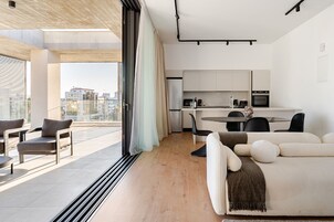 Penthouse Deluks, 3 kamar tidur, balkon, pemandangan laut | Ruang keluarga