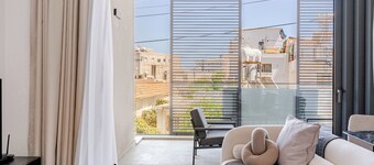 Yamas Urban Living Sequoia Residence