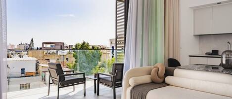 Apartment, 1 Bedroom, Non Smoking, Balcony | Living room