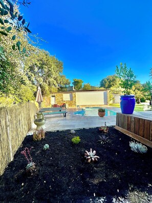 Outdoor pool, a heated pool - House with heated pool and jacuzzi (Tallone)