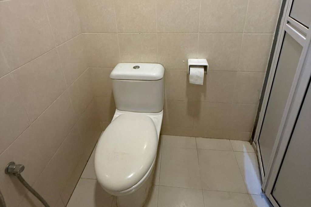 Douche, bidet, serviettes fournies