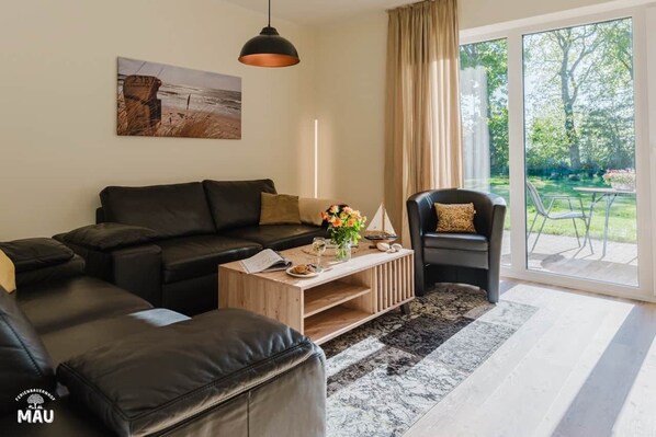 TV, fireplace, foosball, table tennis