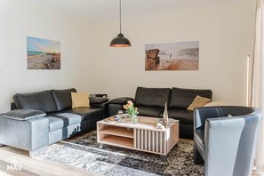 TV, fireplace, foosball, table tennis