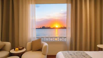 Deluxe Room, River View | In-room safe, soundproofing