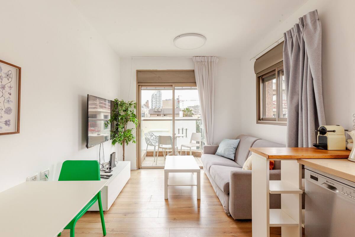 Deluxe-Apartment, 1 Schlafzimmer, Balkon, am Strand | Wohnbereich