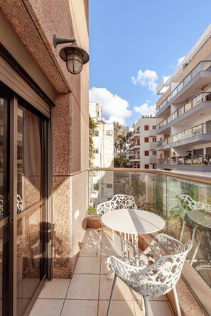 Familienapartment, 2 Schlafzimmer, Nichtraucher, am Strand | Terrasse/Patio