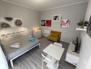 1 bedroom, iron/ironing board, free WiFi, bed sheets