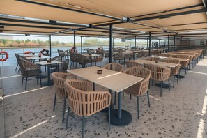 Sun deck