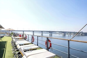 Terrasse au soleil