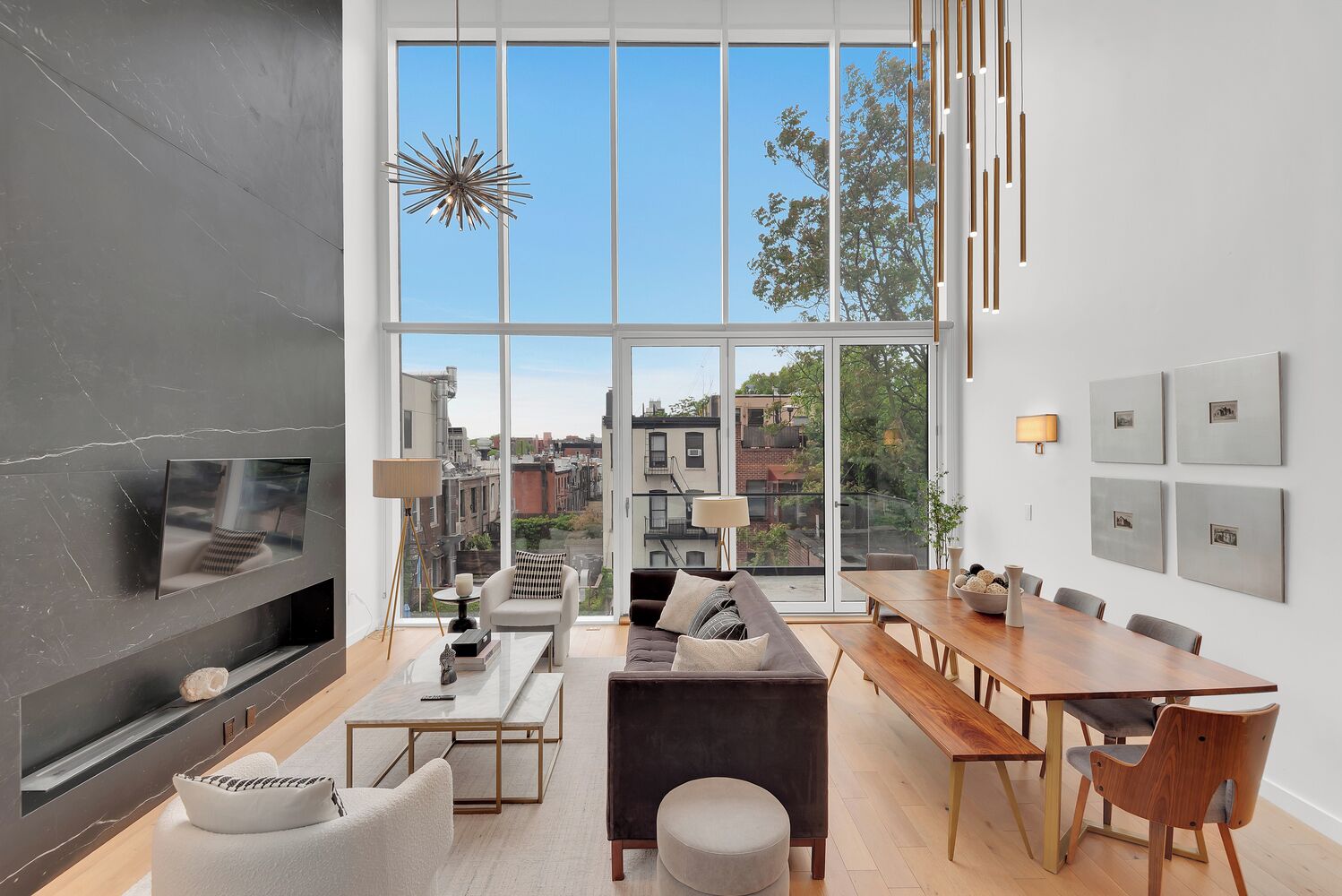 Smart TV, fireplace