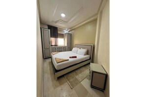 1 bedroom, internet, bed sheets