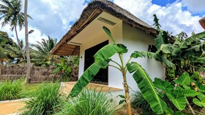 Terrace/patio - Waterfall Retreat (Pemba Island)