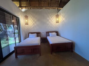 Comfort Twin Room, Sea View | Egyptian cotton sheets, premium bedding, Select Comfort beds, desk - Waterfall Retreat (Pemba Island)