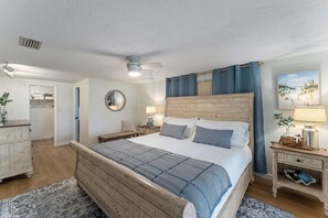 3 bedrooms, desk, iron/ironing board, travel cot