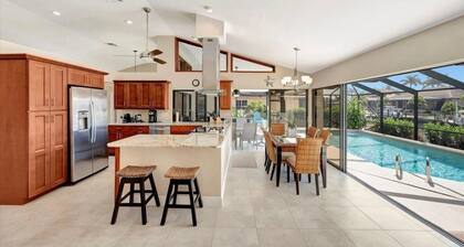 South Facing Canal View, Pirates Cove Marco, Dogs, Saltwater pool, Bikes, Kayaks