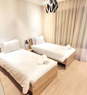 3 bedrooms, iron/ironing board, WiFi, bed sheets