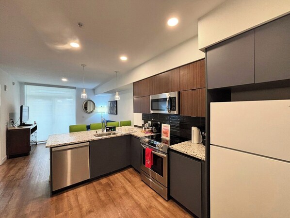 Fridge, microwave, oven, stovetop