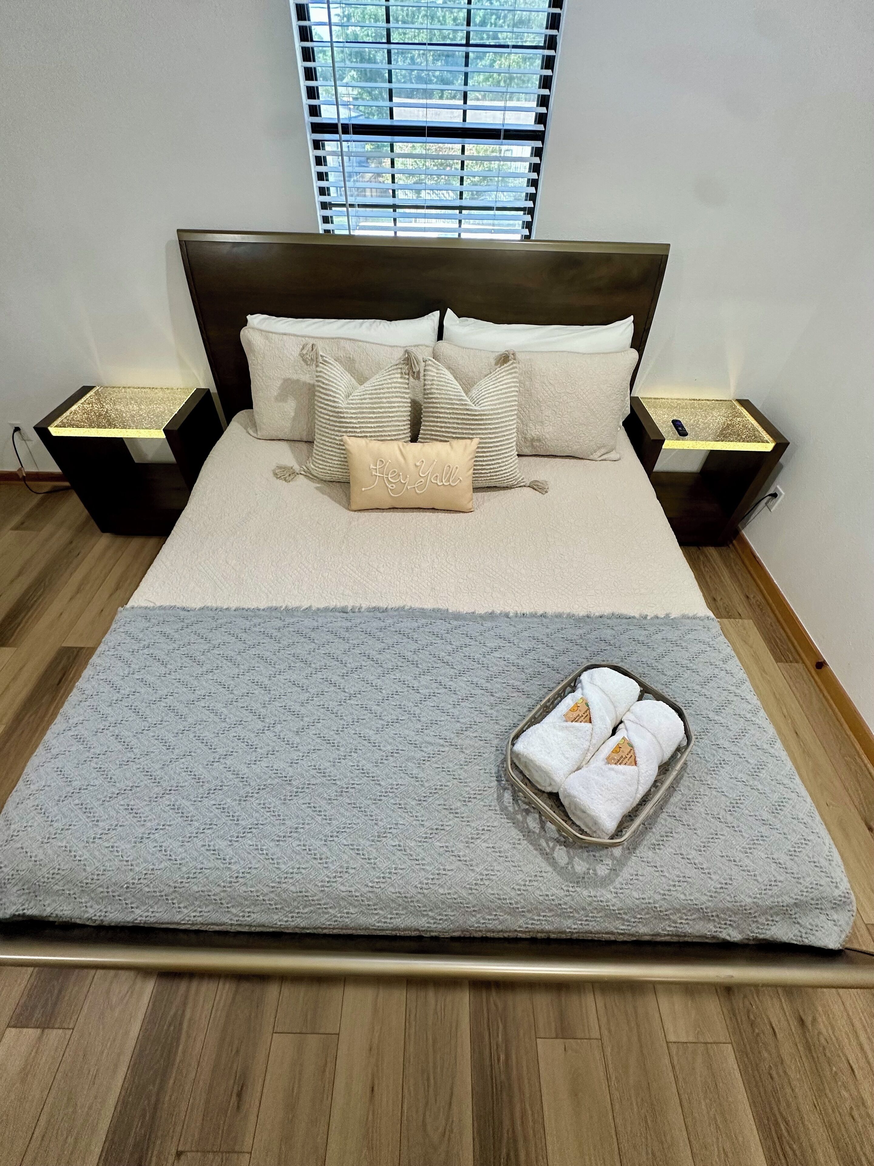 3 bedrooms, desk, iron/ironing board, free WiFi