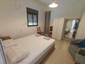 1 室のベッドルーム、アイロン / アイロン台、WiFi、ベッドシーツ