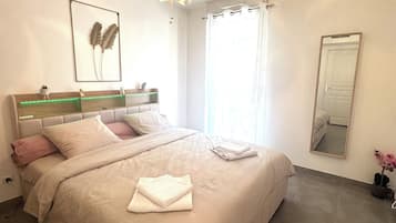 1 habitación, wifi y ropa de cama