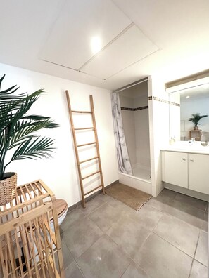 Interior - Haven of peace with spacious terrace and quiet garden (La Ciotat)