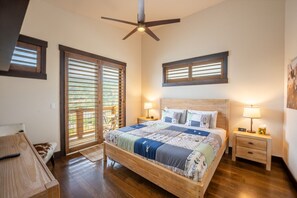 4 bedrooms, desk, travel crib, free WiFi