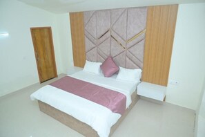 3 bedrooms, iron/ironing board, WiFi - Aravali Farm Gurgaon (Gurgaon)