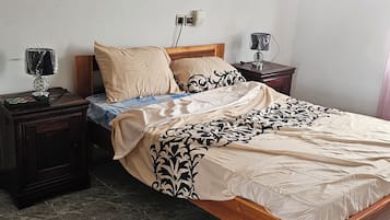 1 quarto, acesso à internet, roupa de cama