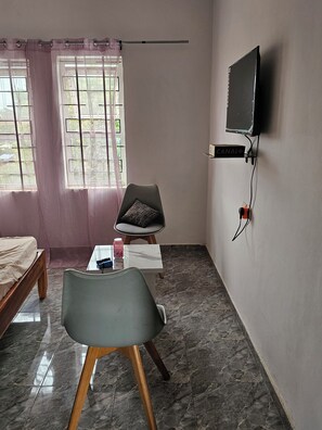 1 quarto, acesso à internet, roupa de cama