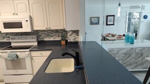 Private kitchen - Beachfront condo in fabulous Jensen Beach (Jensen Beach)