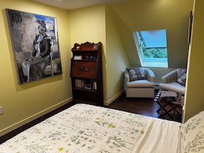 5 bedrooms, desk, iron/ironing board, free WiFi