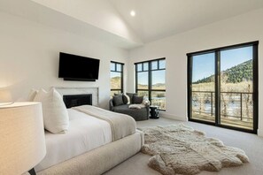 3 habitaciones, tabla de planchar con plancha, cuna de viaje y wifi 