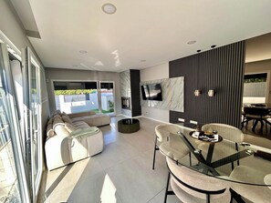 Téléviseur connecté, foyer