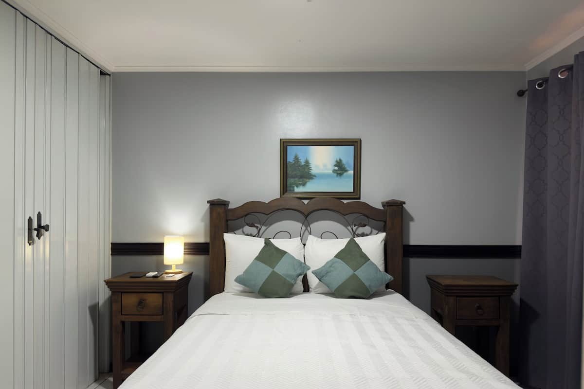 Quarto conforto, vista para o pátio | Lençóis italianos Frette, roupas de cama premium