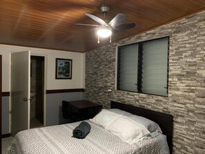 Comfort Room, Courtyard View | Iron/ironing board, free WiFi