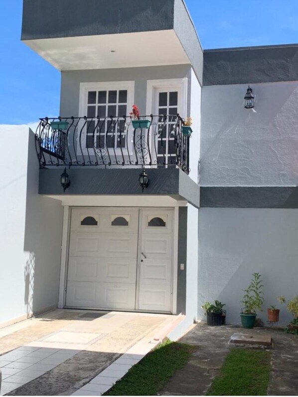 Fachada da propriedade