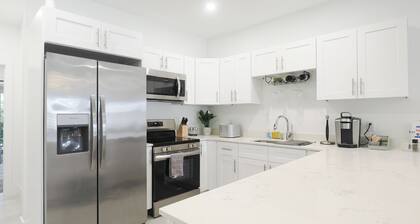 Marvelous 3-bedroom townhome with pool and ocean views in East End