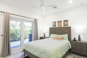 3 bedrooms, desk, iron/ironing board, free WiFi
