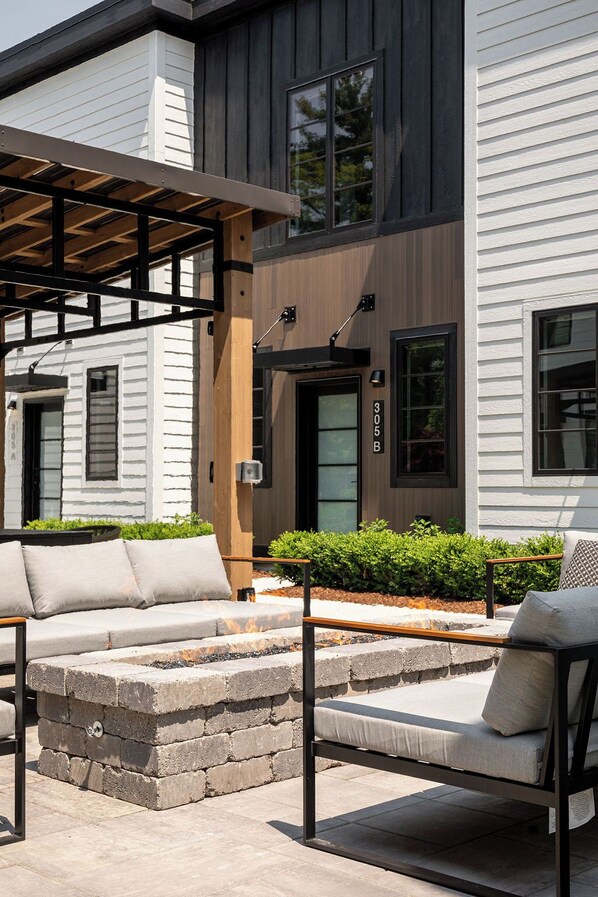 Courtyard - Hamilton Place (Traverse City)