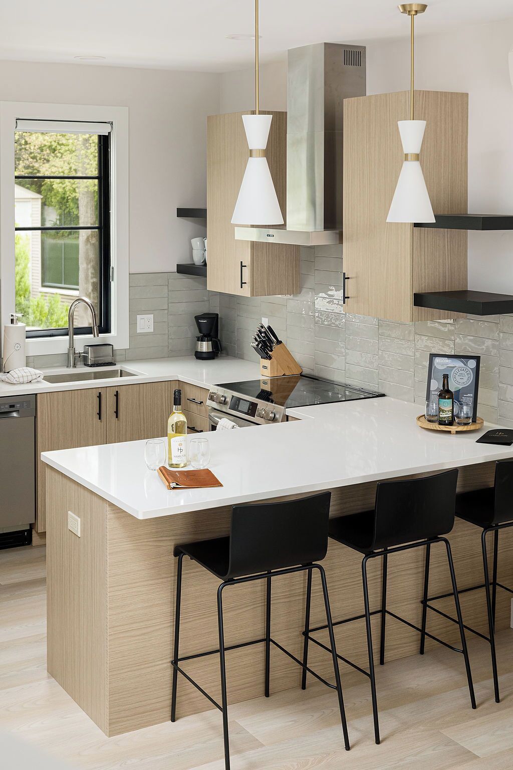 Cozinha privada | Geladeira grande, micro-ondas, fogão, cooktop