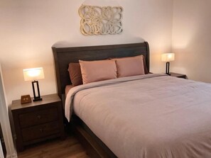 2 室のベッドルーム、アイロン / アイロン台、WiFi、ベッドシーツ