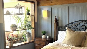 Unclassified image, 4 of 50, button - "Stunning Views" • "Very Private" • "Coziest Beds" • Foxfell At Shasta Lake (Lakehead)