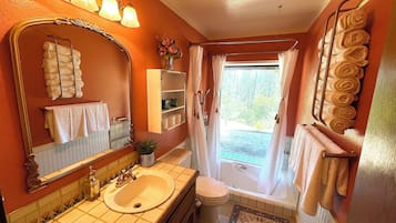 Dusche, umweltfreundliche Kosmetikartikel, Haartrockner, Bidet